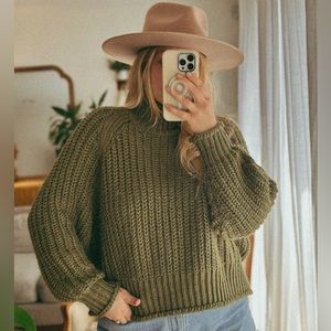 Green thick knit H&M turtle neck sweater